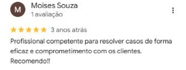 Avaliação de 5 estrelas de Moises Souza no Google, descrevendo o profissional como competente e comprometido com os clientes.